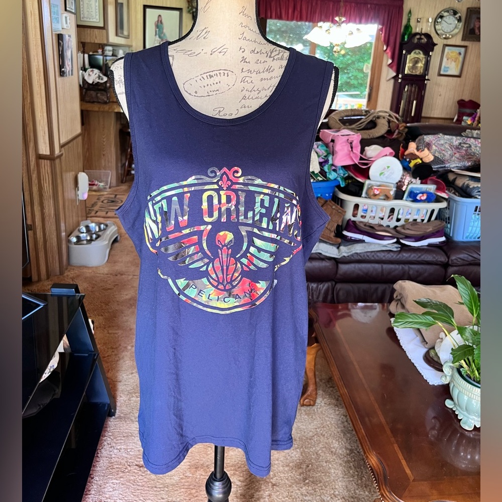 Mens NBA New Orleans Pelicans tank top size XL.